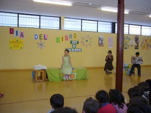 /Archivos/Fotos/25/Zamora/reina.  DIA DEL LIBRO3.JPG